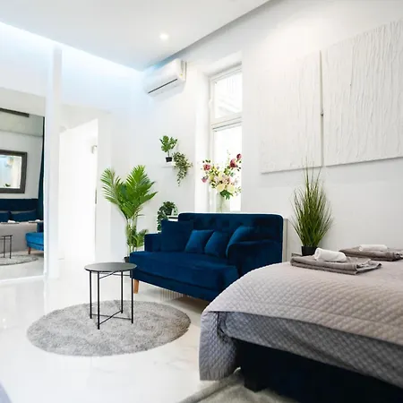 Apartament Center - Mirror