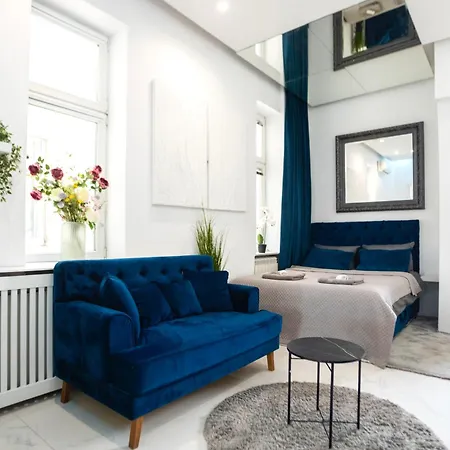 Apartament Center - Mirror Belgrad