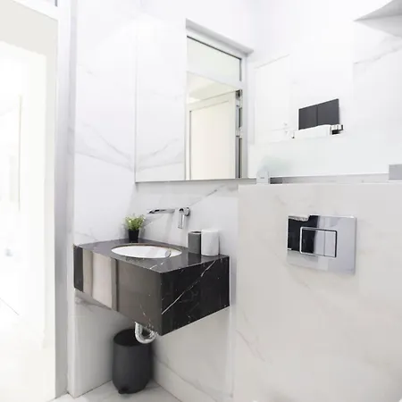 Apartament Center - Mirror Belgrad