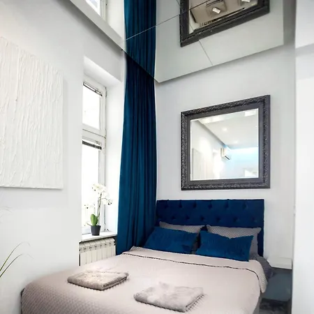 Apartament Center - Mirror